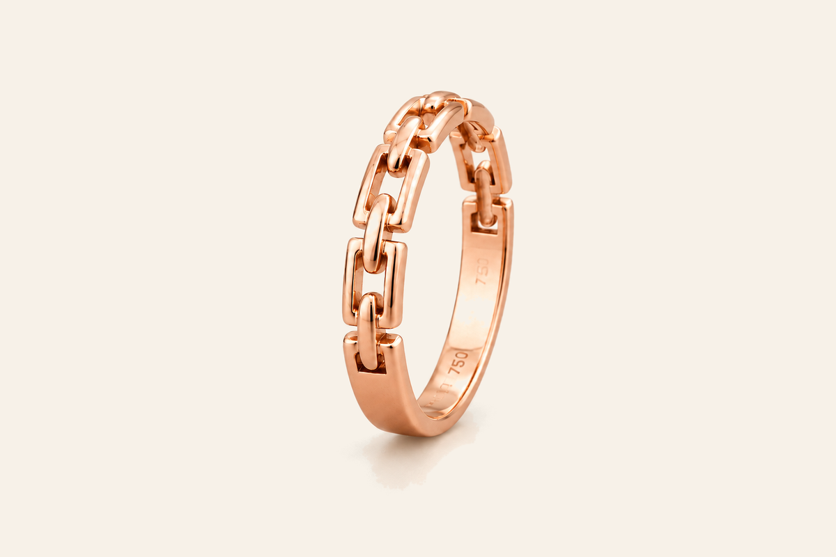 18K Gold Geometric Link Ring — Rose Gold, view 1 — digital colour illustration