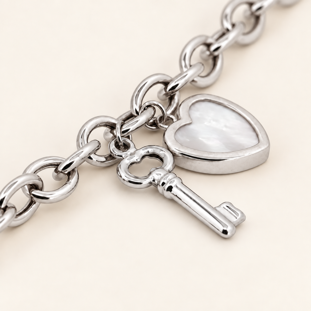 10K Gold Heart-and-Key Charm Bracelet — White Gold