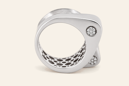 18K Gold Sculptural Crossover Ring