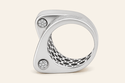 18K Gold Sculptural Crossover Ring