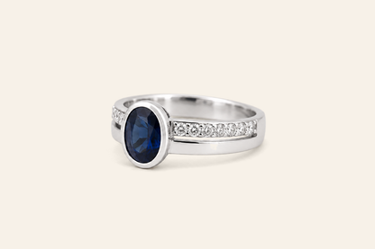 18K Gold Oval Sapphire & Diamond Ring