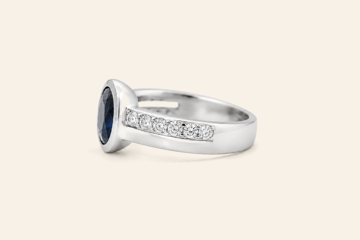 18K Gold Oval Sapphire & Diamond Ring