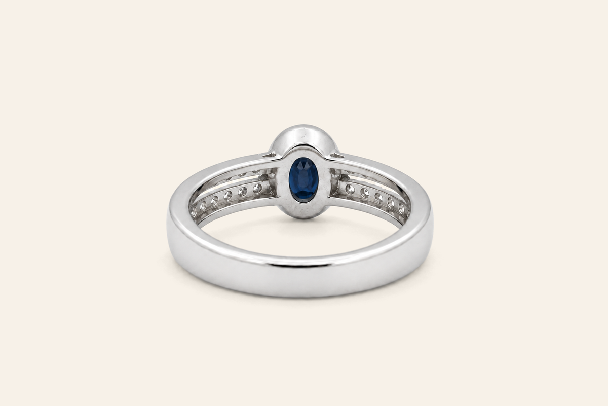 18K Gold Oval Sapphire & Diamond Ring