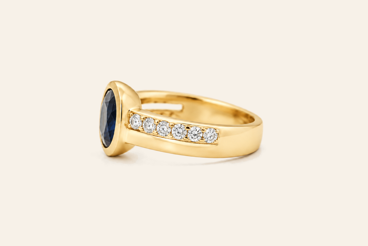 18K Gold Oval Sapphire & Diamond Ring