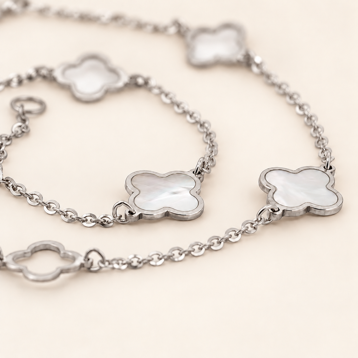10K Gold White-Centre Clover Anklet — White Gold