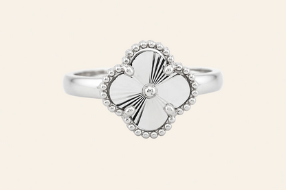 18K Gold Clover Motif Ring