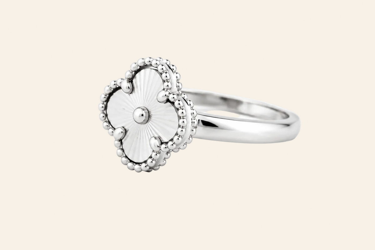 18K Gold Clover Motif Ring