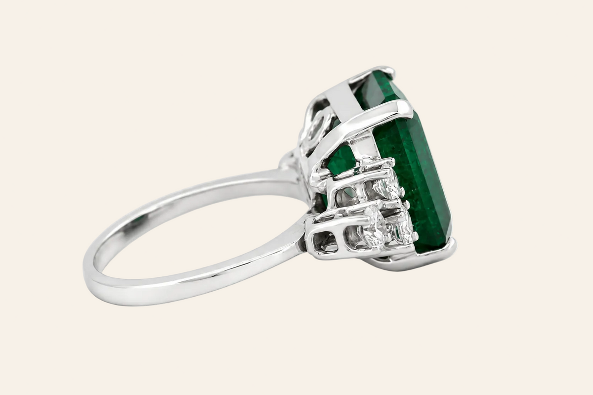 18K Gold Natural Emerald & Diamond Cluster Ring